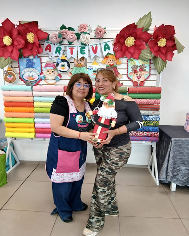 Taller presencial de manualidades navideño 2025