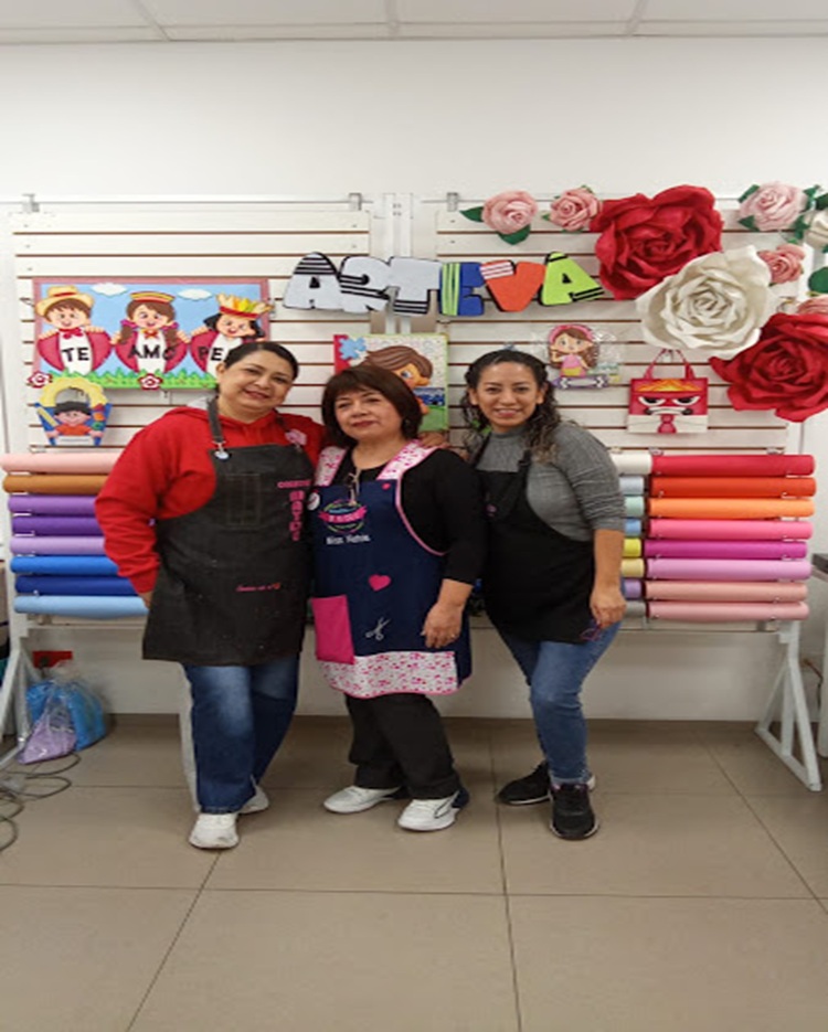 Taller Presencial de Manualidades por Fiestas Patrias Junio 2025